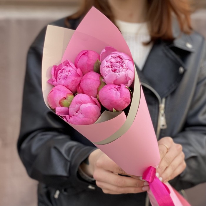 7 розовых пионов Флеминг